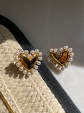 Load image into Gallery viewer, Big Heart Pearls Stud Earrings